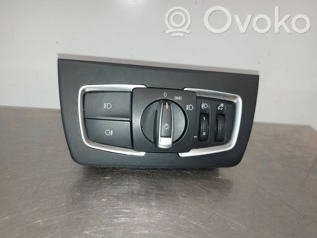 BMW 3 F30 F35 F31 Šviesų jungtukas 
