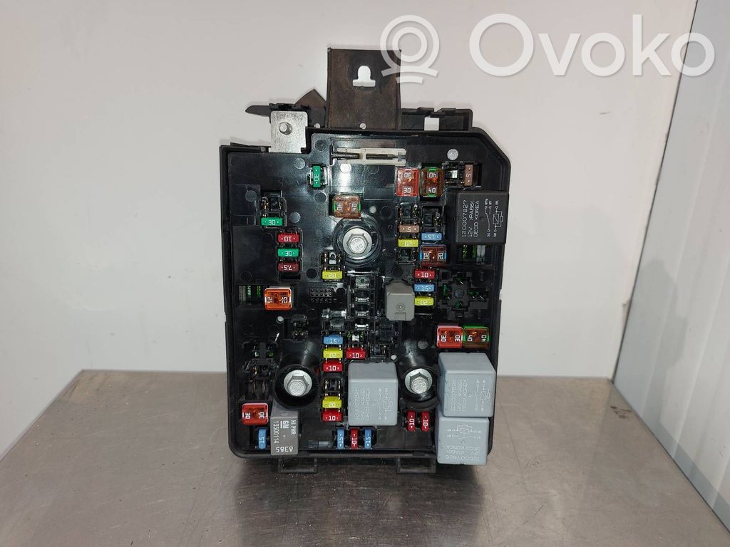 Opel Corsa E Fuse module 