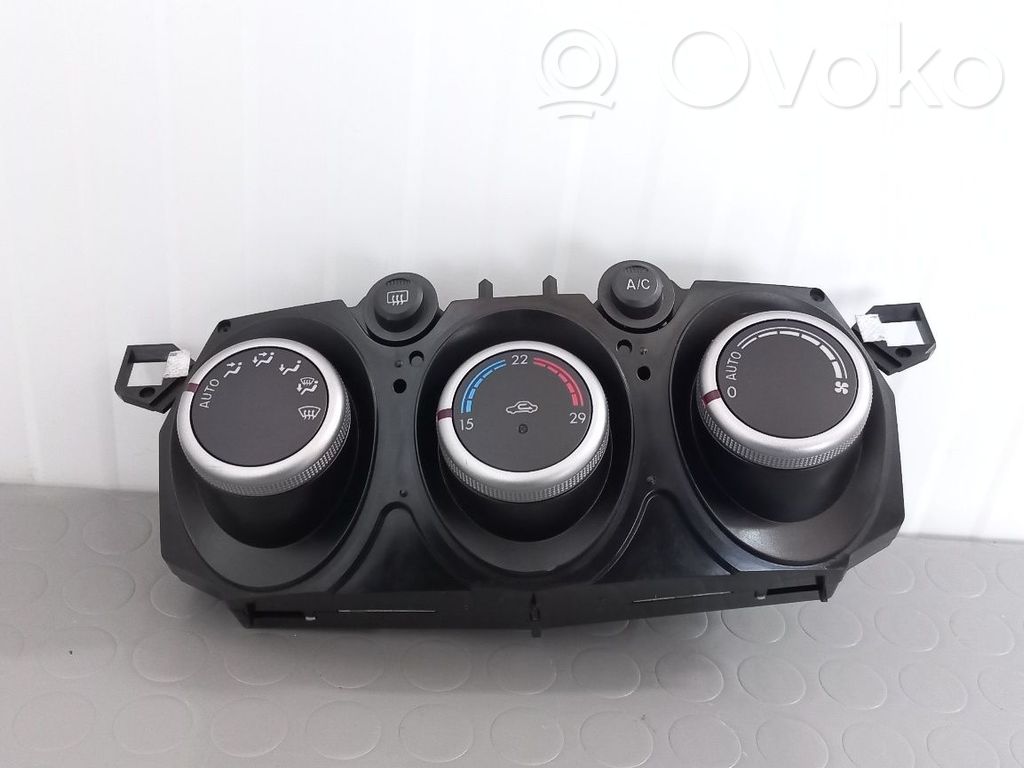 Mazda 2 Climate control unit 