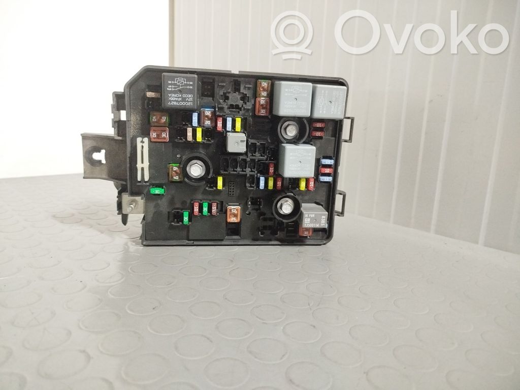 Opel Corsa E Fuse module 