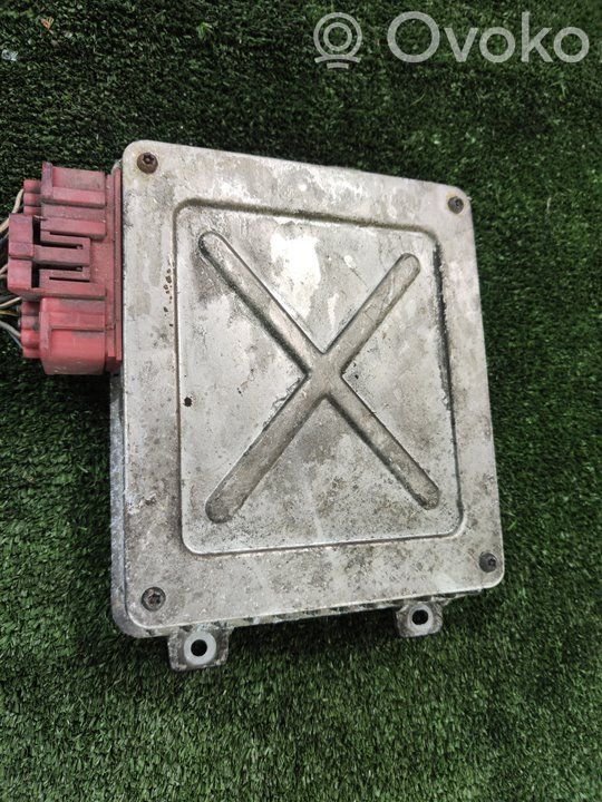 Unidad de control/módulo del motor   MSB100680,312559