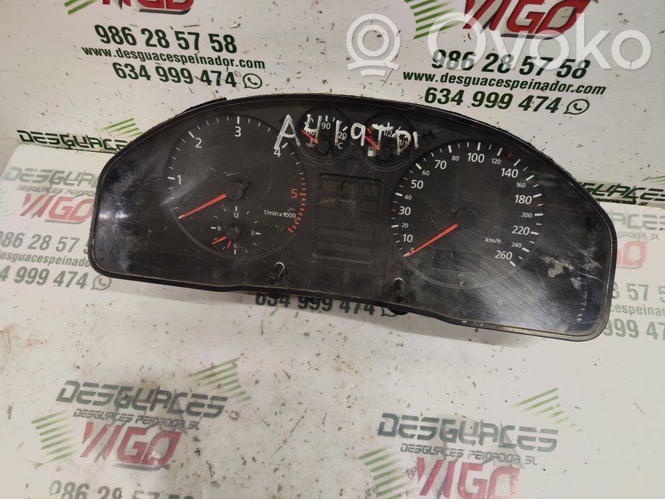Audi A4 S4 B5 8D Inny element deski rozdzielczej 