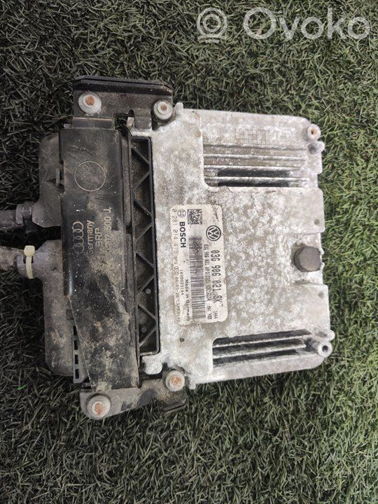 Volkswagen Golf V Engine control unit/module 