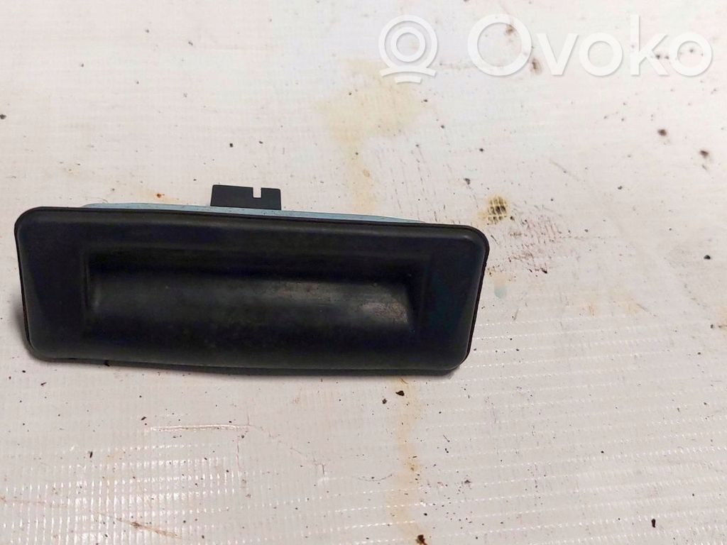 Tailgate opening switch   AUDIA18X