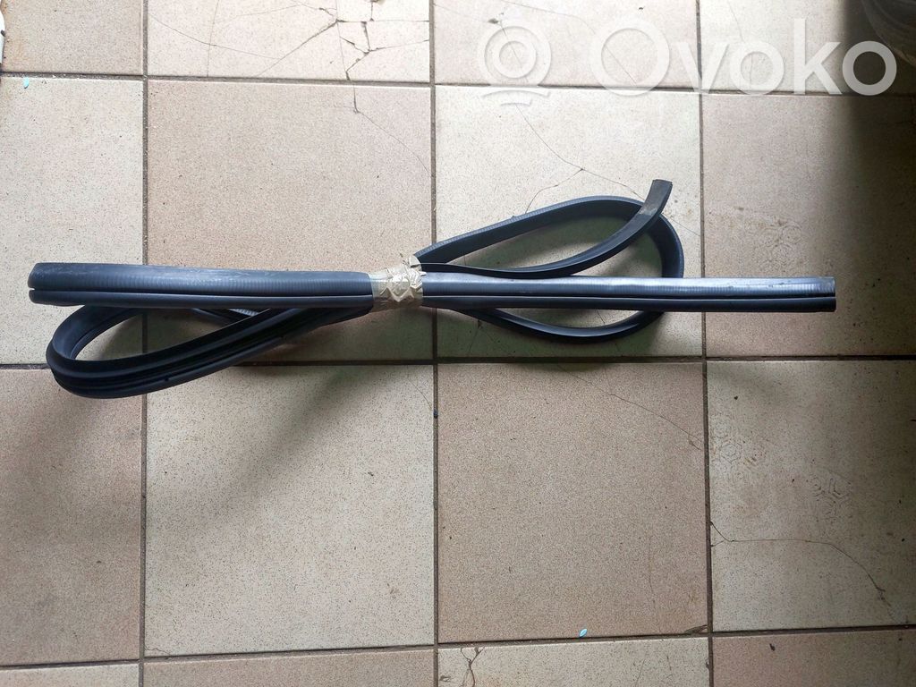 Hyundai i20 (PB PBT) Gumowa uszczelka drzwi tylnych 