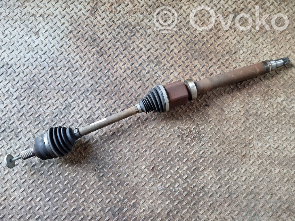 Volvo V40 Priekinis pusašis 