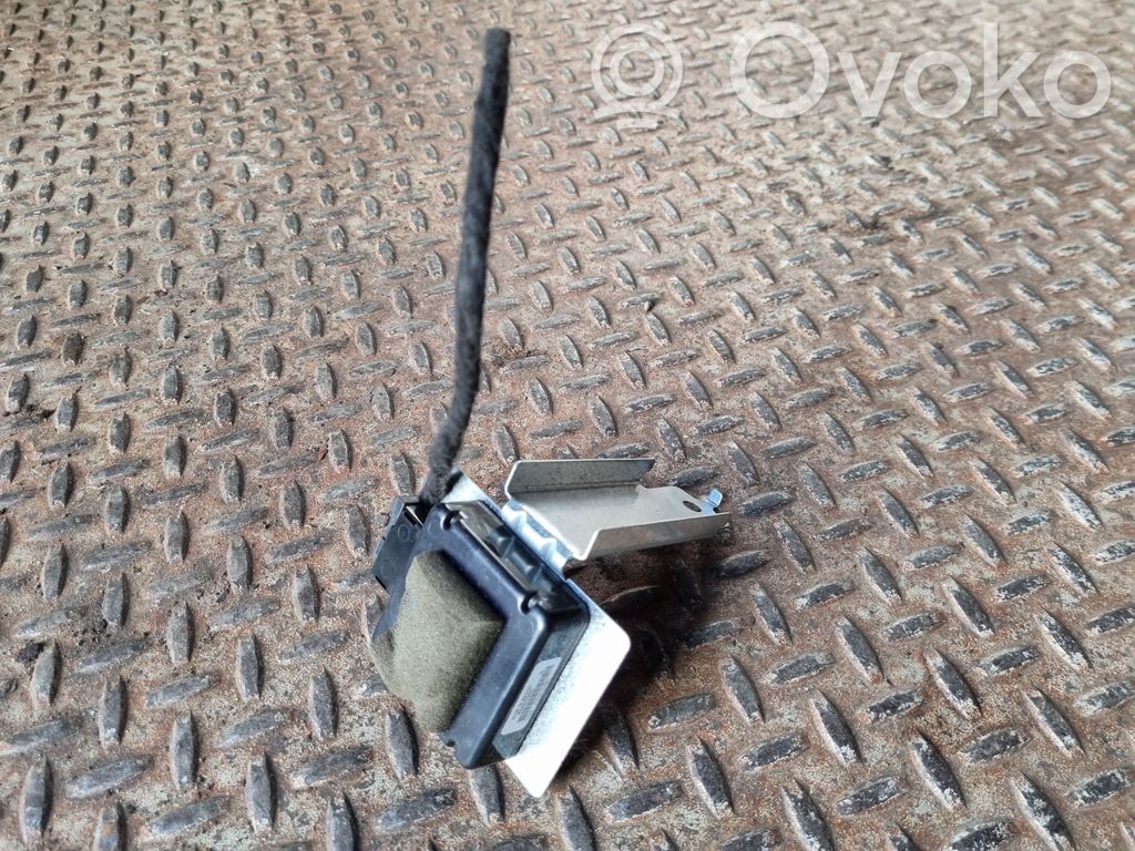 Ford Kuga II Aerial GPS antenna 