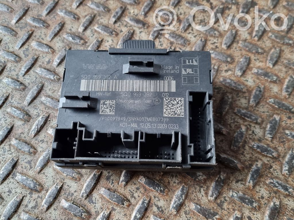 Volkswagen Golf VII Door control unit/module 