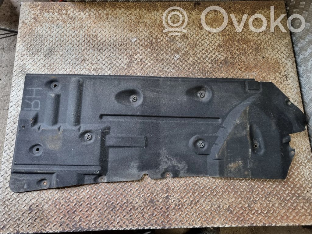 Ford Focus Protection inférieure latérale 