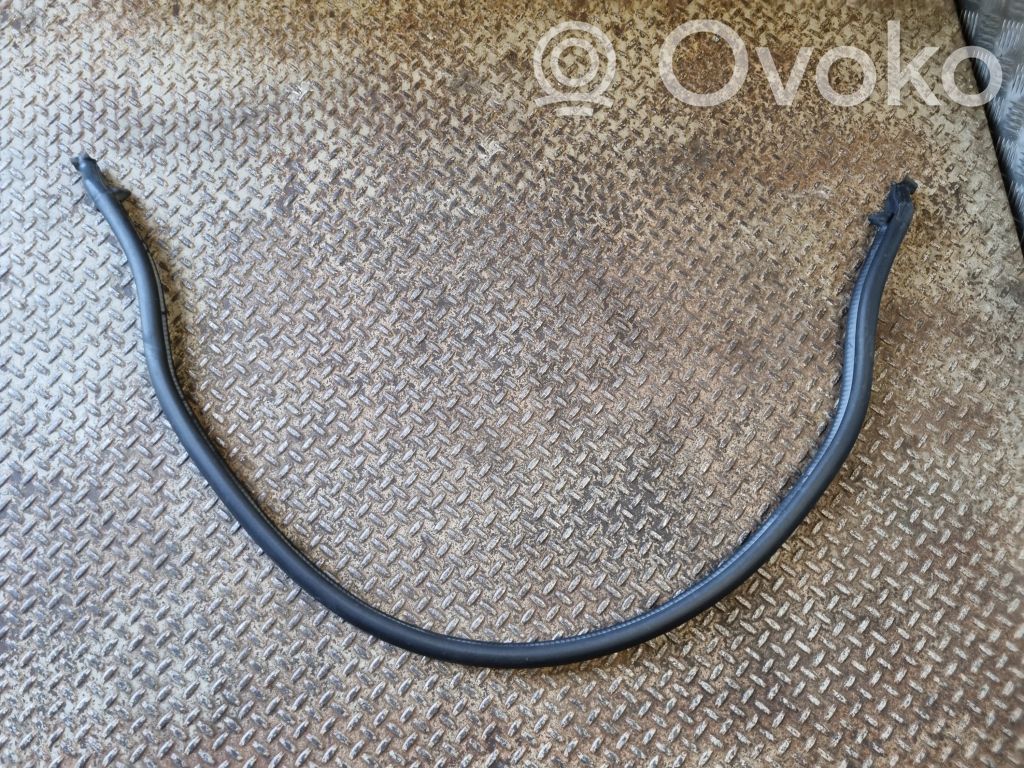 Jeep Grand Cherokee Engine compartment rubber 