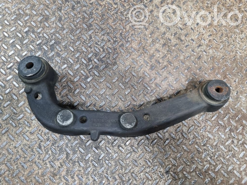 Cadillac Escalade Front differential mounting bracket 