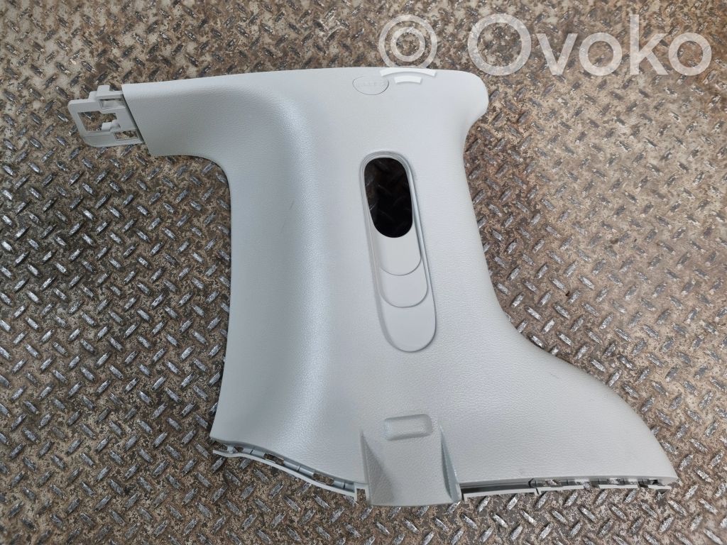 Chrysler Pacifica (C) pillar trim 