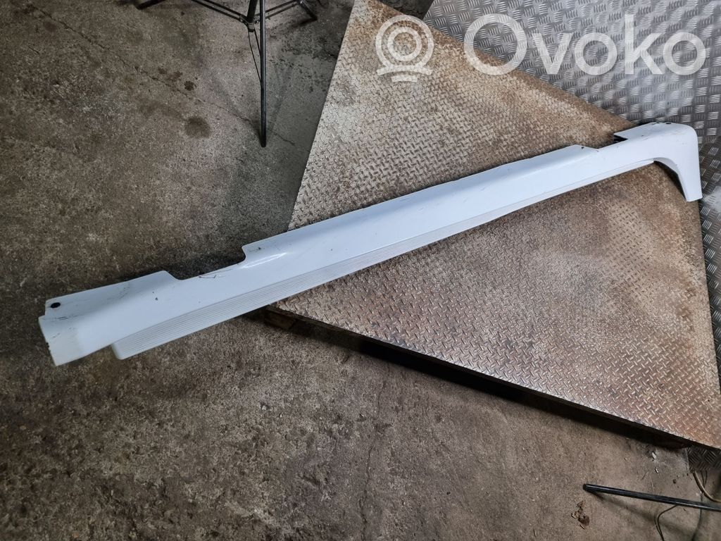 Chrysler Pacifica Sill 
