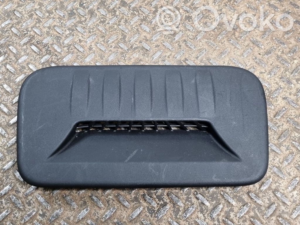 Chrysler Pacifica Rear air vent grill 