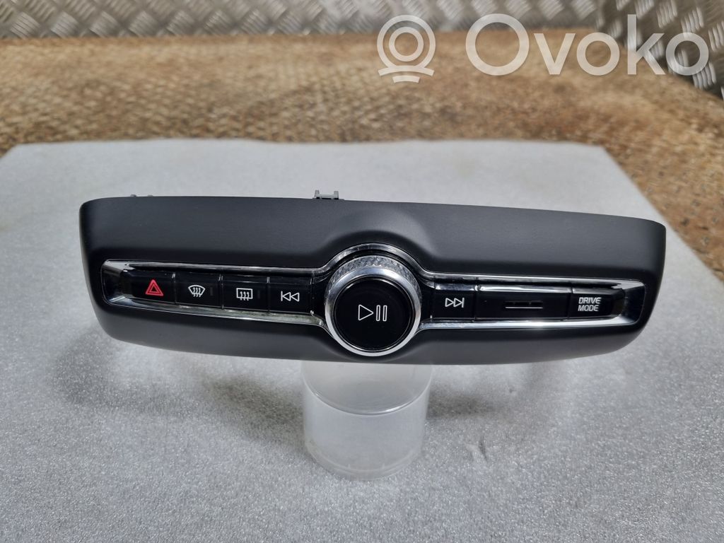 Volvo XC40 Head unit multimedia control 