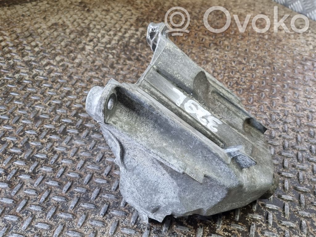 Audi Q5 SQ5 FY Engine mounting bracket 