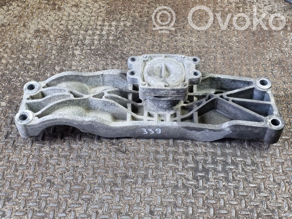 Dodge Challenger Gearbox mounting bracket 