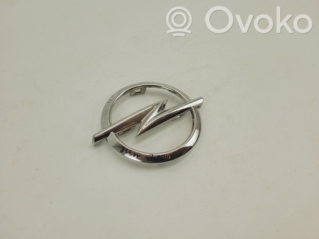 Opel Combo E Ražotāja emblēma 