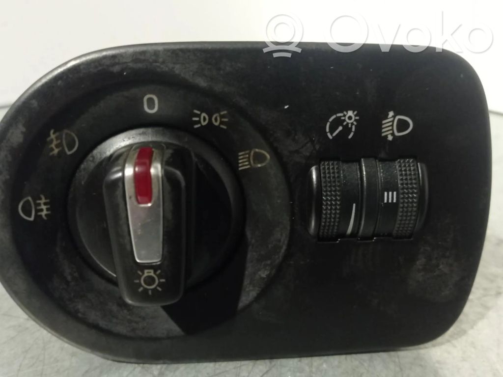 Seat Leon (1P) Interruptor de luz 