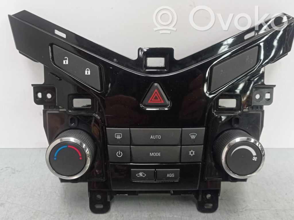 Chevrolet Cruze Climate control unit 