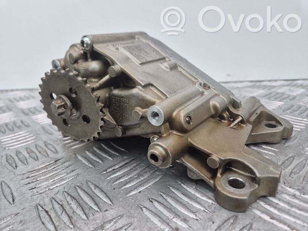 BMW 5 F10 F11 Oil pump 