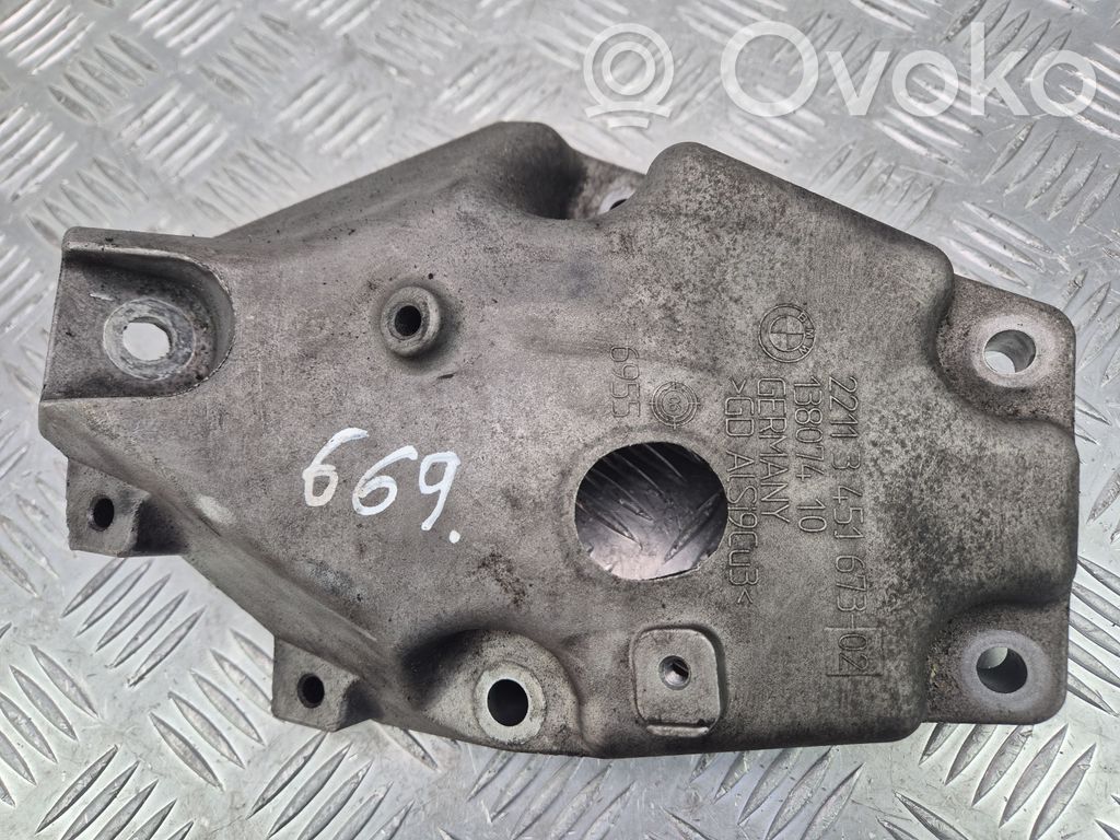 BMW X3 E83 Engine mounting bracket 