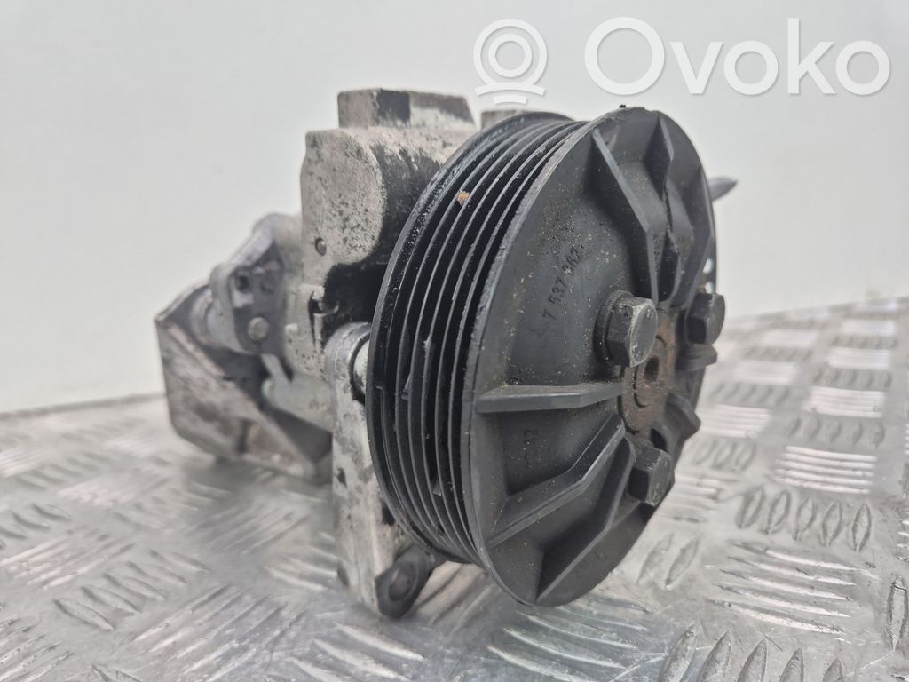 BMW 5 E60 E61 Vairo stiprintuvo siurblys 