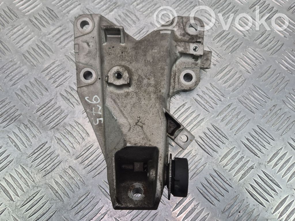 BMW 3 E90 E91 Engine mounting bracket 
