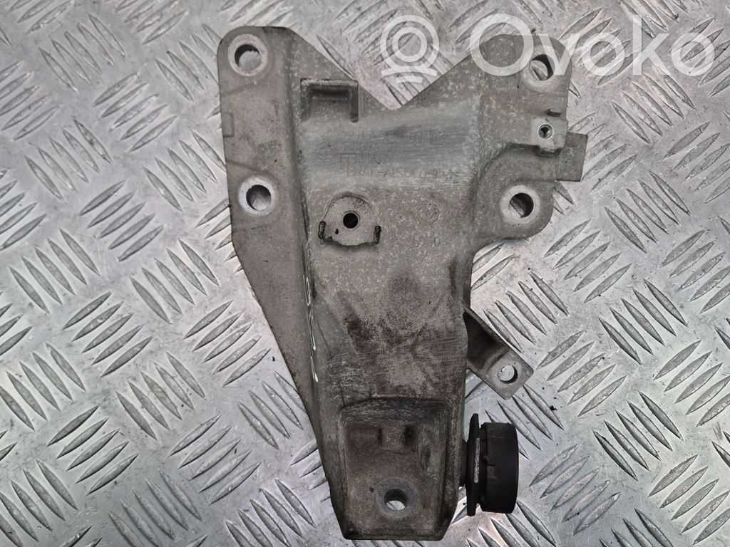 BMW 3 E90 E91 Engine mounting bracket 