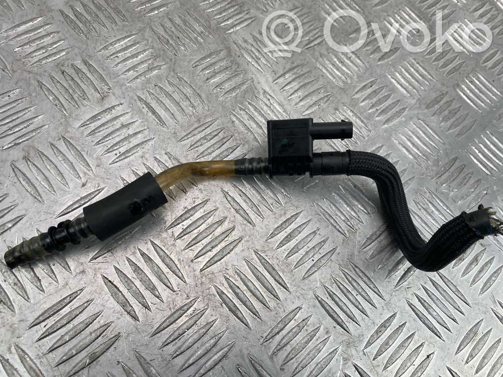 BMW X5 E70 Fuel line pipe 