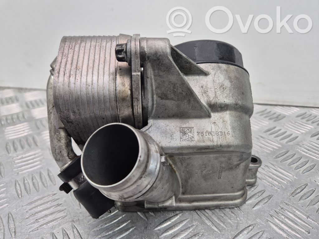 BMW 7 F01 F02 F03 F04 Öljynsuodattimen kannake 