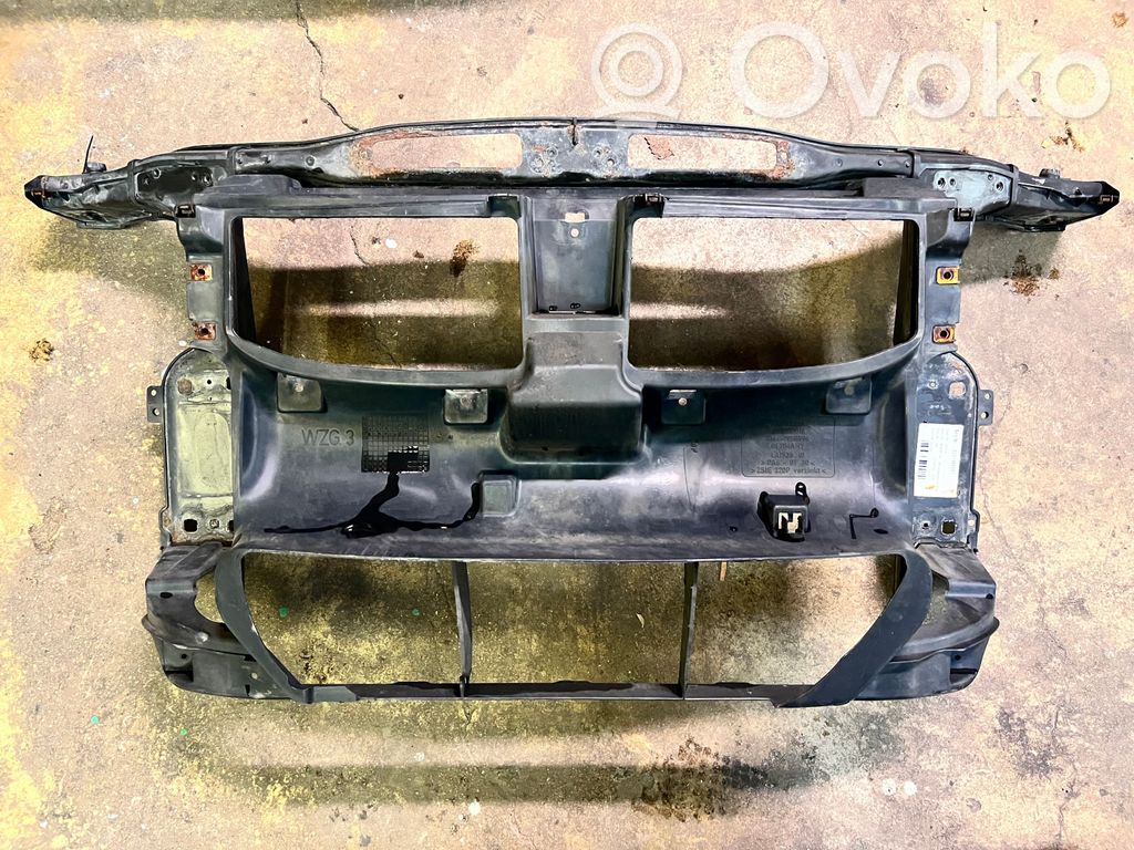 BMW 3 E90 E91 Radiatoru panelis 