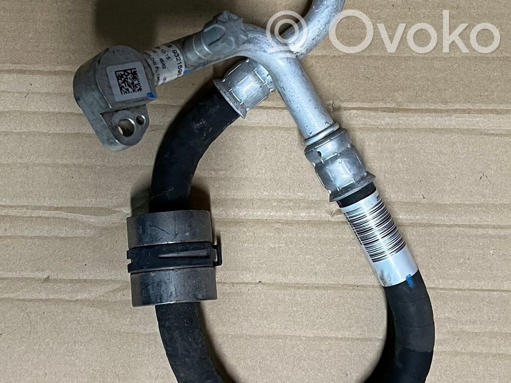BMW 7 G11 G12 Ilmastointilaitteen putki (A/C) 