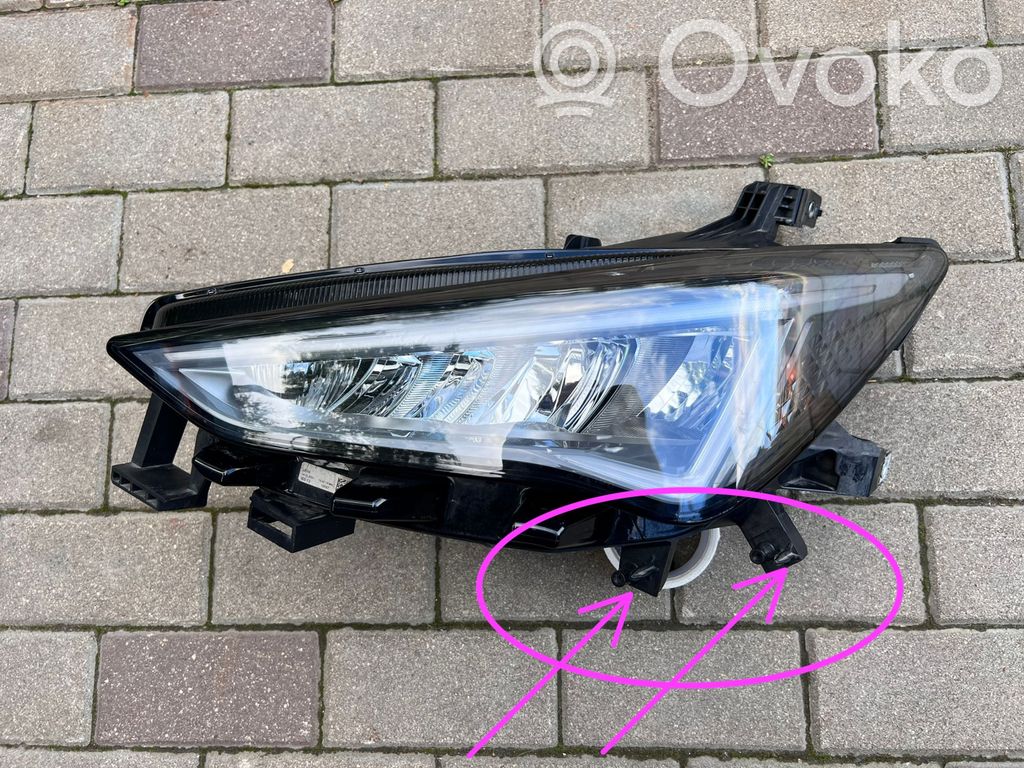 Cupra Born Headlight/headlamp mounting bracket 