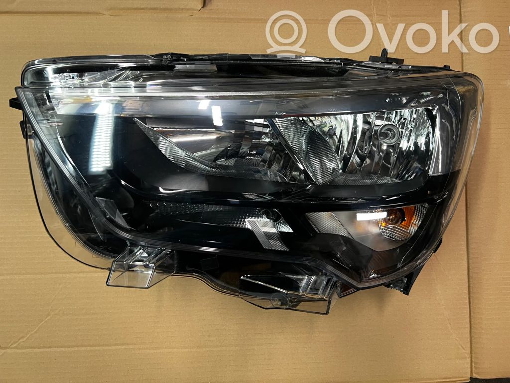 Opel Combo E Priekinis žibintas 