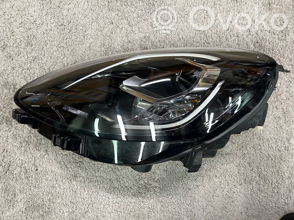 Ford Puma Headlight/headlamp 