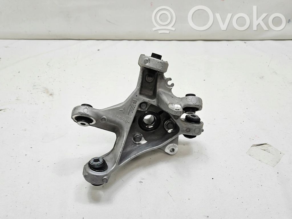 Rear wheel hub spindle/knuckle