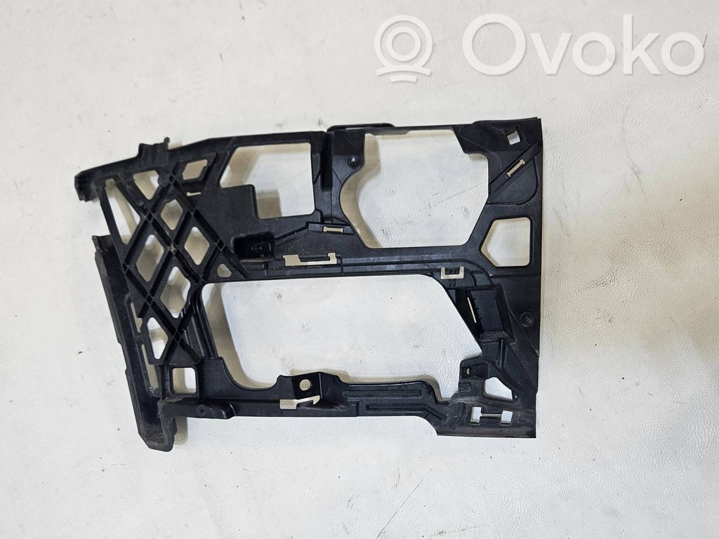 Volkswagen Golf VII Front bumper mounting bracket 