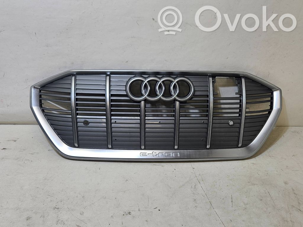 Front bumper upper radiator grill   4KE853651