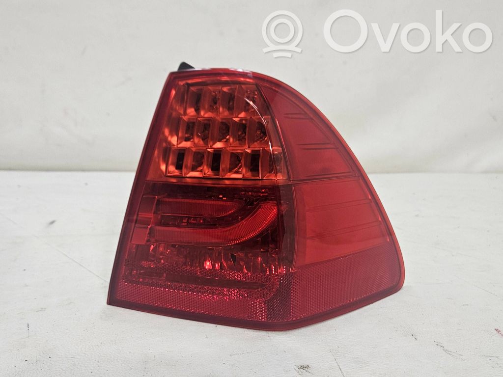 Rear/tail lights   7154160