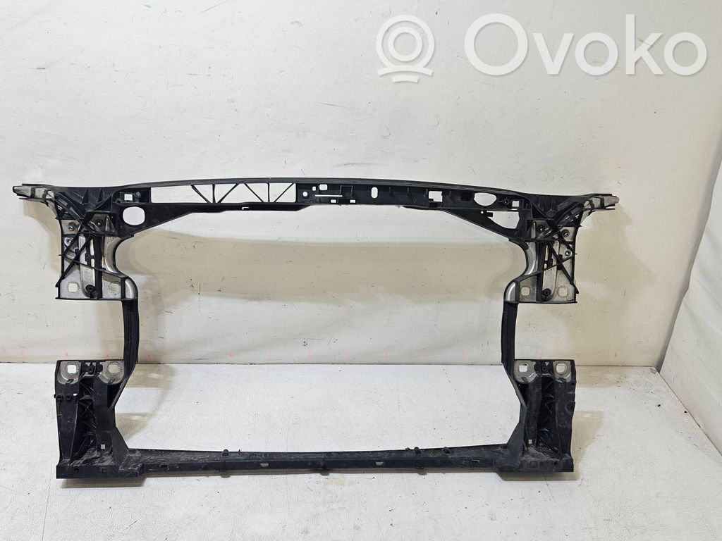 Audi A4 S4 B9 8W Radiatoru panelis 