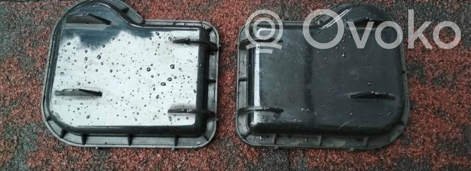 Headlight/headlamp dust cover