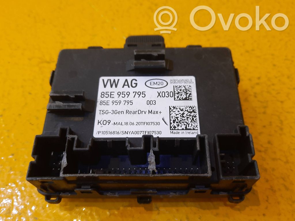 Audi A4 S4 B8 8K Door control unit/module 