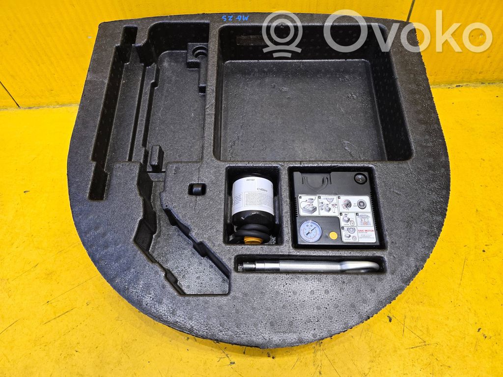 MG ZS Caja de herramientas 