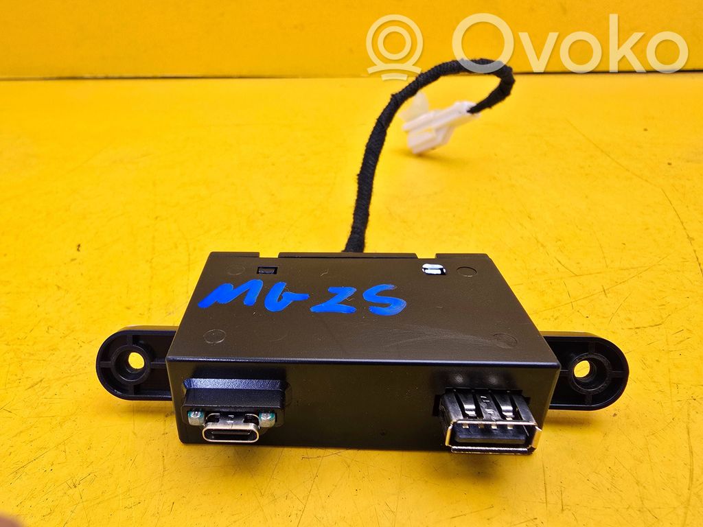 USB-pistokeliitin   10966397