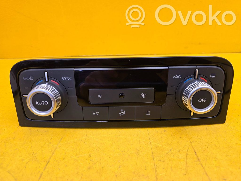 Volkswagen Touareg II Panel klimatyzacji 