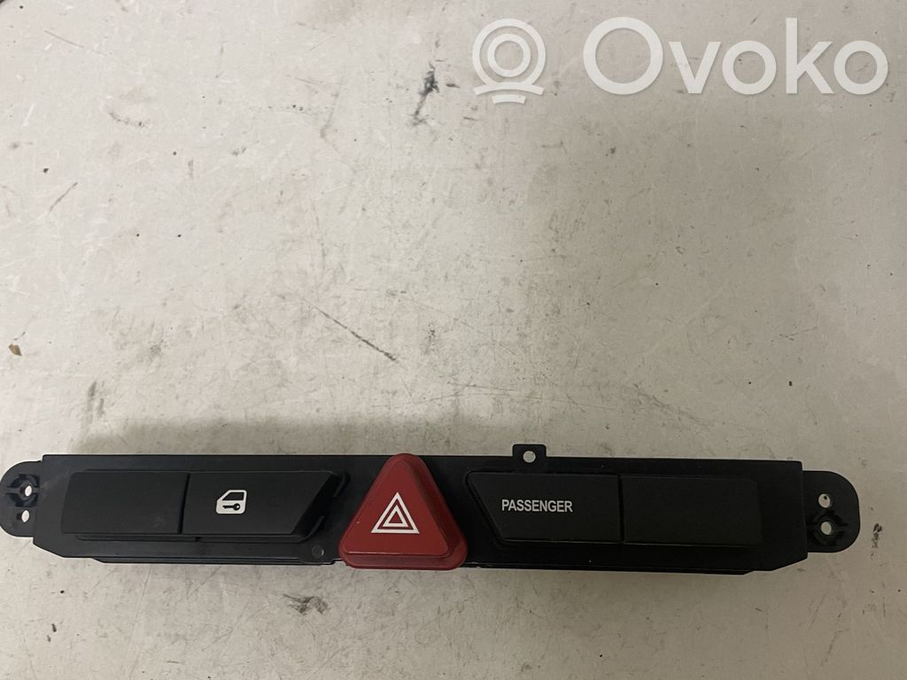 Botón interruptor de luz de peligro   937001H010