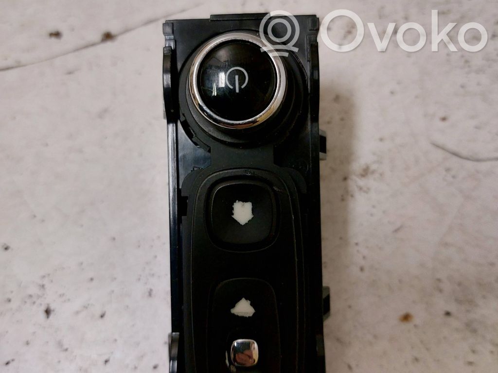 Renault Captur Panel / Radioodtwarzacz CD/DVD/GPS 