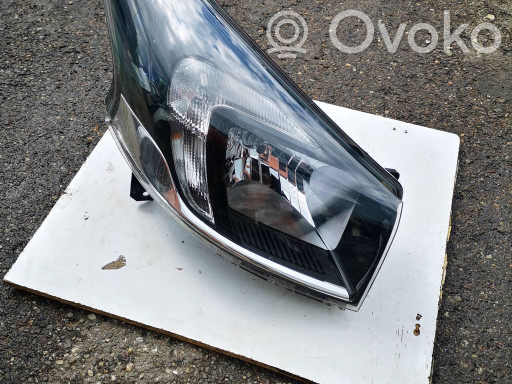 Opel Vivaro Scheinwerfer 