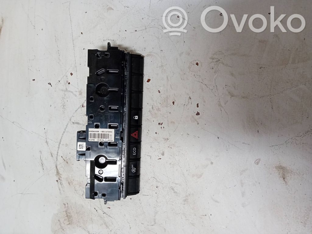 Renault Clio V Hazard light switch 